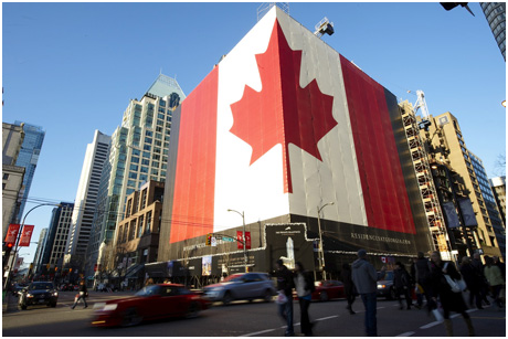 Vancouver's Rosewood Hotel proudly displayed a huge Canadian flag (120x250 ft) to celebrate the 2010 Winter Olympics